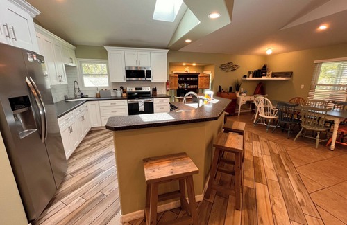 Homosassa Casa | The Fish House - Water Front - Fisherman's Retreat - Open Back Bay View