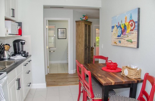 Madeira Beach Cabaña | La cabaña Flamingo. A pie de playa, tiendas, restaurantes y deportes acuáticos