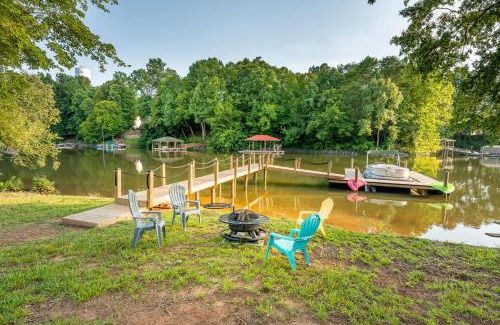Mount Mourne Casa | The Flat - A Lake View Retreat with Dock Access