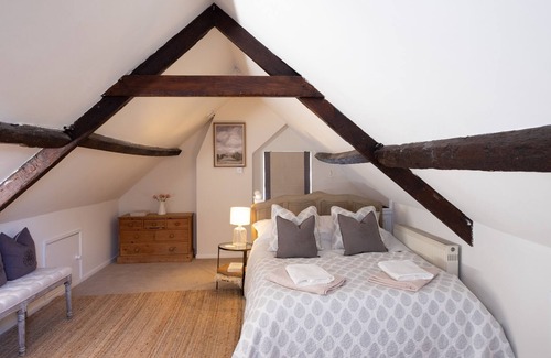 Bridport Apartamento | The Flat - Luxurious Apartment in Central Bridport
