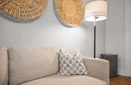 Mobile Apartamento | The Flats on Florida St - Super Comfy 2-Bedroom Apartments