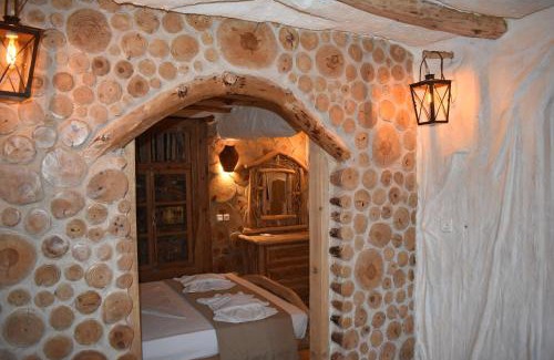 Limenaria Apartamento | The Flintstones House