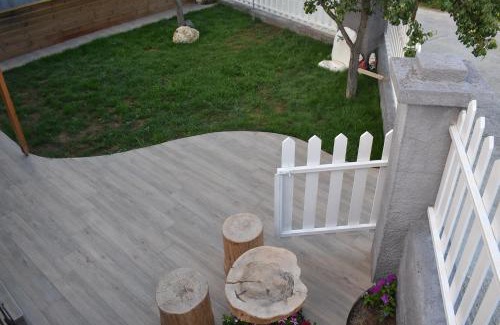 Limenaria Apartamento | The Flintstones House