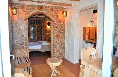 Limenaria Apartamento | The Flintstones House