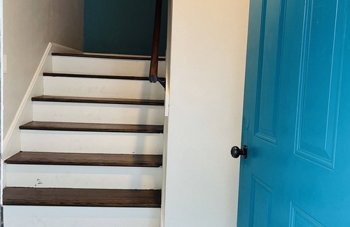 Murray Hill Apartamento | The Flirty Flamingo on Post. Free parking Walkable