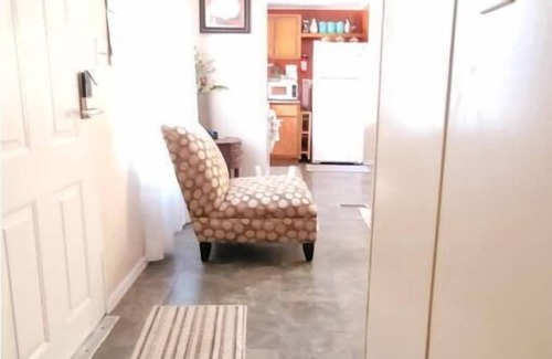Sandy Hook Casa | The Floral Cottage Three Bedrooms One Bath