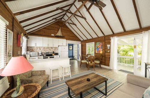 White Street Gallery District Casa | The Flower Power House - Boho Beautiful
