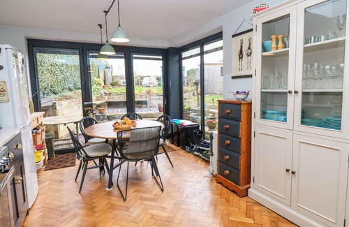 Stockton-on-Tees Cabaña | The Fold, 5-6 Rose Terrace