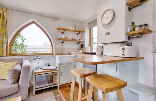 Hereford Cabaña | THE FOLLY, pet friendly, character holiday cottage in Weobley