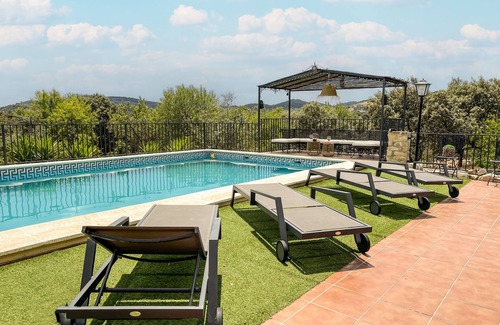 Montefrio Villa | The Fool on the Hill Sees the sun Going Down. he has Found a Wonderfull Spot,