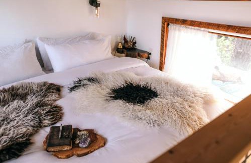 Fairview Apartamento | The Forest Bathhouse - Sauna, Soak, & Luxury