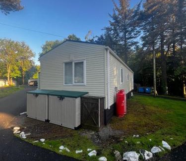 Girvan Apartamento | The Forest Cabin Holiday Home 15