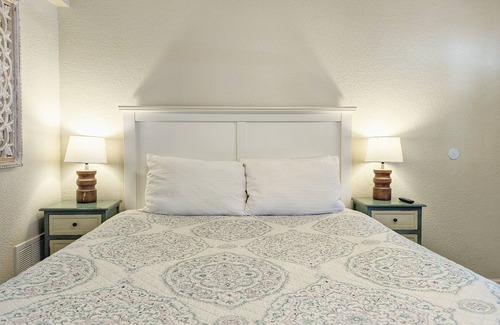 Manitou Springs Hotel | The Fountain Creek Inn of Downtown Manitou Springs [#102]