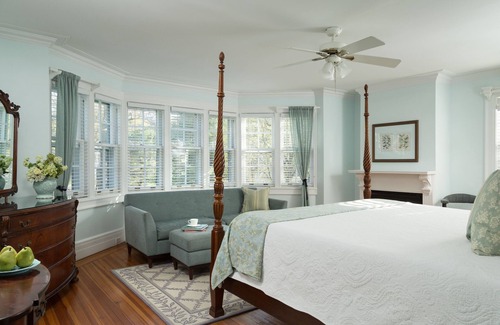 Old Bennington Cama Y Desayuno | The Four Chimneys Inn