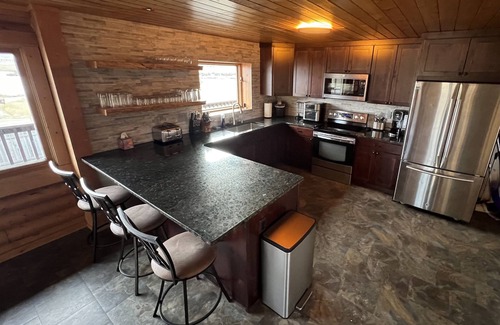 Ennis Casa | The Fox Den on Ennis Lake