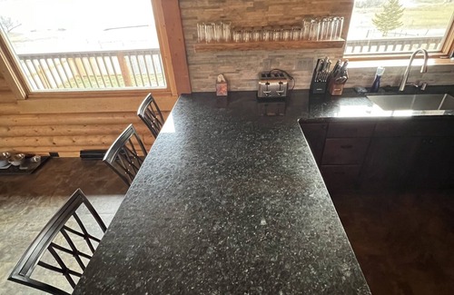 Ennis Casa | The Fox Den on Ennis Lake