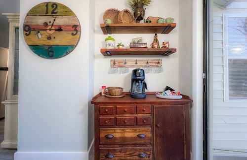 Ponca City Casa | The Fox Den, Pet Friendly, Broadband WiFi, Great Location