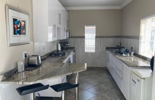 Krugersdorp North Apartamento | The Fox Hole