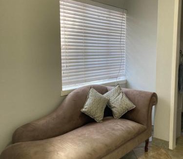 Krugersdorp North Apartamento | The Fox Hole