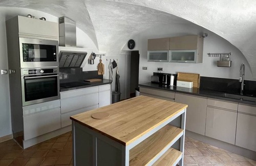 Arpaillargues-et-Aureillac Casa | The 2 Happy Haveli Houses