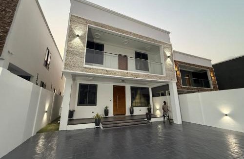 Nungua Casa | The fransons cottage