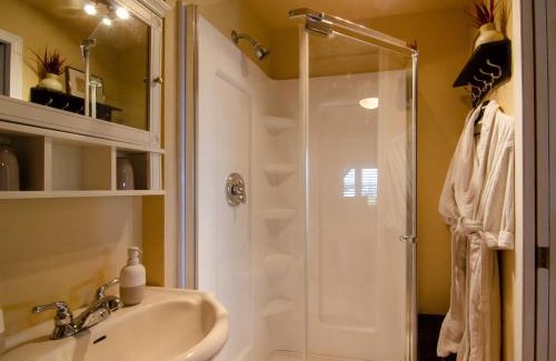 Deroche Cama Y Desayuno | The Fraser River's Edge B&B Lodge