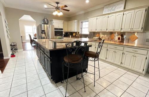 Fayetteville Casa | The Freedom Estate on Hamestring Creek