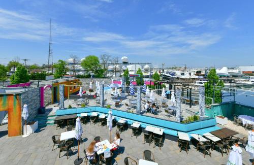 Freeport Hotel | The Freeport Inn and Marina