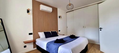 Ribeira Grande Casa | The Frenchie's House