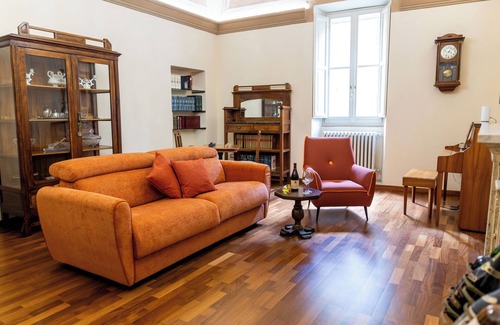 Guzman Apartamento | The Fresco: Cozy, elegant and spacious apartment. Downtown Bevagna.