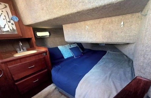 Cocoa Beach Alquiler De Eote | The Friend-Ship: A Boat Cabin by the Beach!
