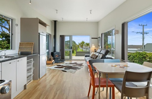 Fitzroy Casa | The Fritz - New Plymouth Holiday Home