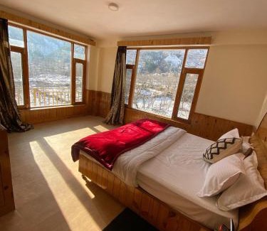 Manali Casa | The Frozen Villa