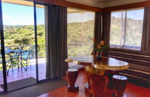 Arenal Apartamento | The Fruit Tree Garden Bromeliad Suite