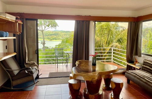Arenal Otro | The Fruit Tree Garden Bromeliad Suite
