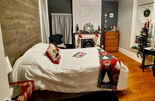 Mount Vernon Cama Y Desayuno | The Fry Guest House Bed & Breakfast Welcomes You !