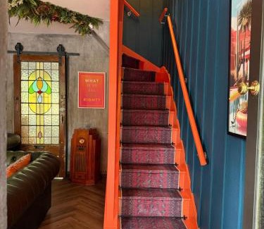 Bangor Casa | The Funky Hideaway with Hot Tub