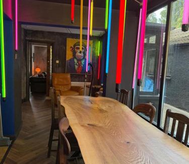 Bangor Casa | The Funky Hideaway with Hot Tub