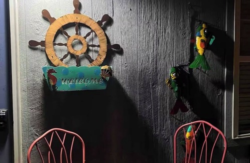 Grand Rivers Apartamento | The Funky Little Shack at Grand Rivers - Pet friendly! Wi-fi, smart TV!