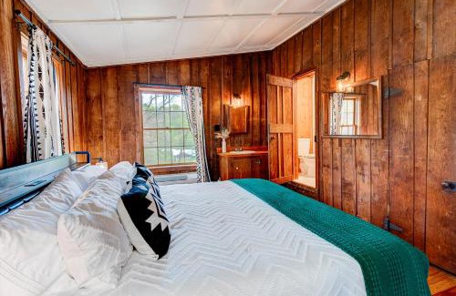 Waynesville Apartamento | The Furry Lodge Suite 9