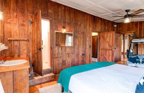 Waynesville Apartamento | The Furry Lodge Suite 9