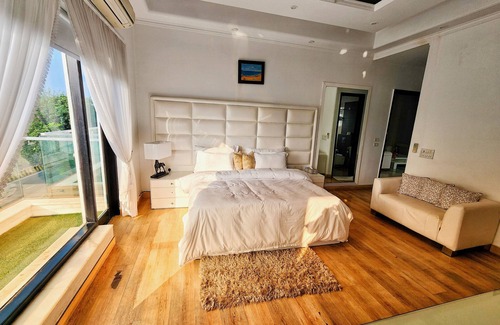 Noida Hotel | The G8 Noida