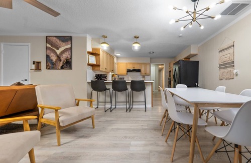 Northeast Heights Casa | The Gabriel Getaway - 6BR Oasis - An Irvie Home
