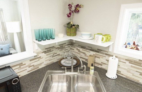Crescent Beach Cabaña | The Gail on Havens Dog Friendly, Walk to Beach, 1Review Mandatory