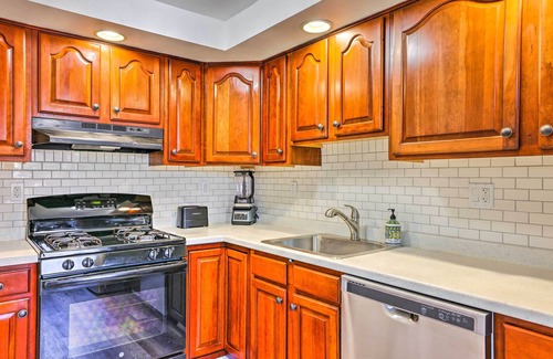 Allentown Casa | ‘The Gallery’, an Allentown Retreat w/ Views!