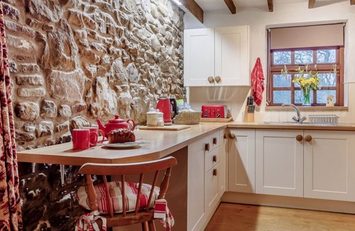 Llanrhidian Higher Cabaña | The Gallery at Blaen Cedi Farm - Nuevo para julio de 2019