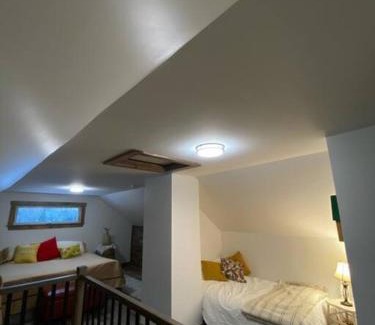 Stoney Creek Casa | The Galloway House