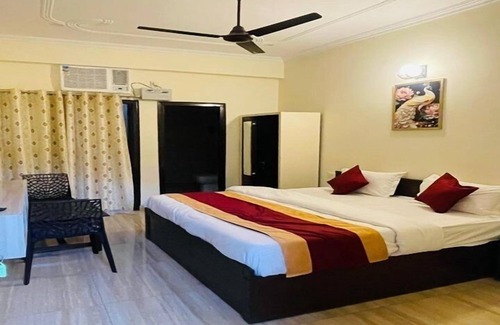 Tapovan Hotel | The Gange Hill By Green Bird Hospitality