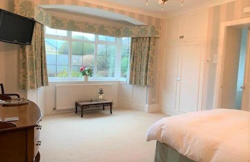 Muston Casa | The Garden Apartment - Beautiful spacious garden apartment with two bedrooms and two parking spaces