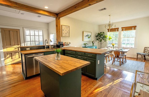 Mid City South Cabaña | The Garden District Cottage - minutes from LSU and many of BR’s top restaurants